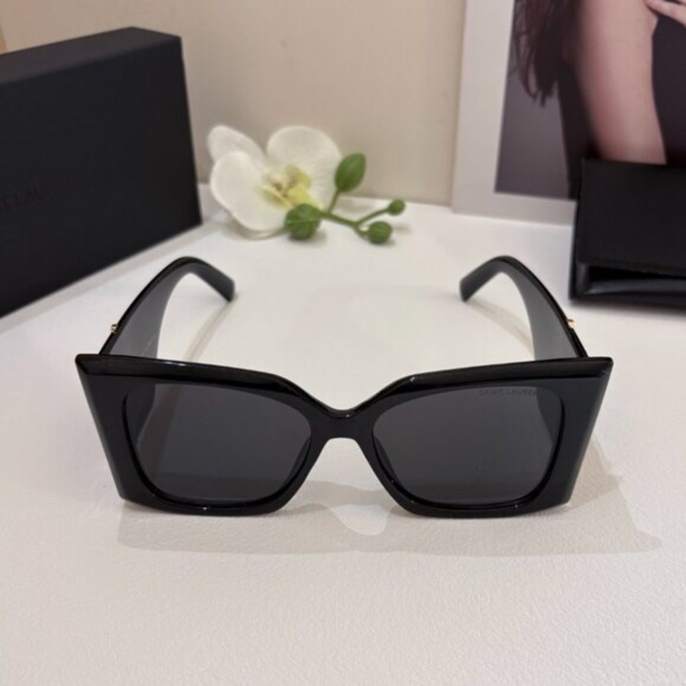 Yves Saint Laurent Black Sunglasses with Gold Logo - Picture 3 of 7